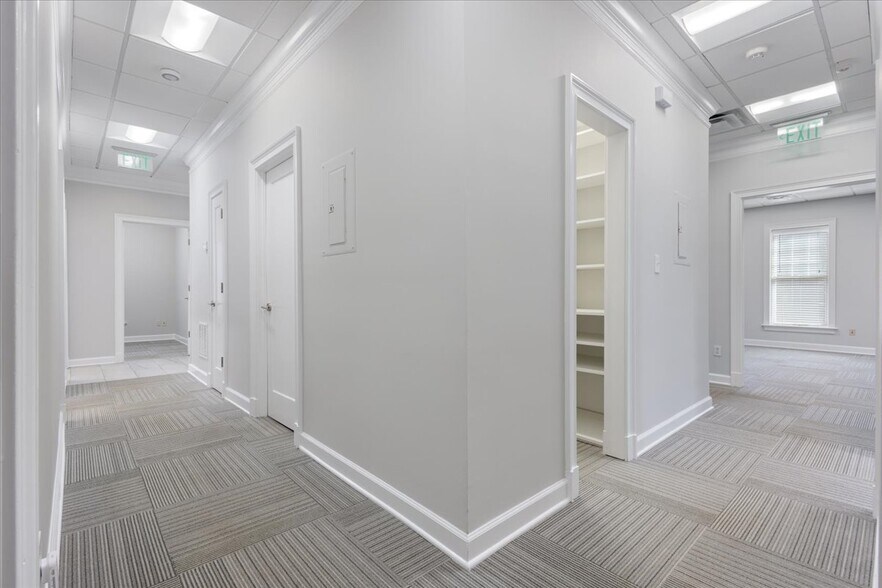 More Photos Of 5064 Roswell Rd, Atlanta Office Residential For Sale