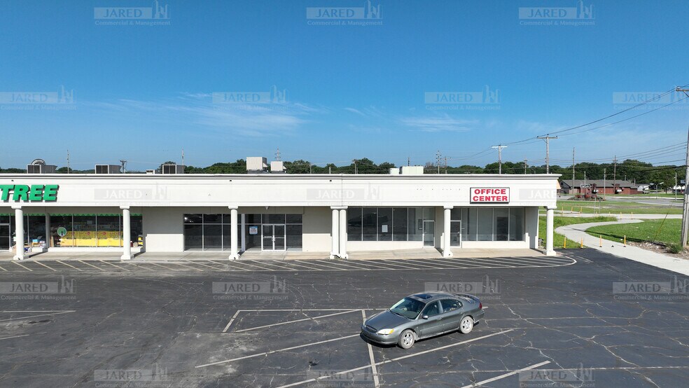 More Photos Of 100 Hall St, Coffeyville Unknown For Lease