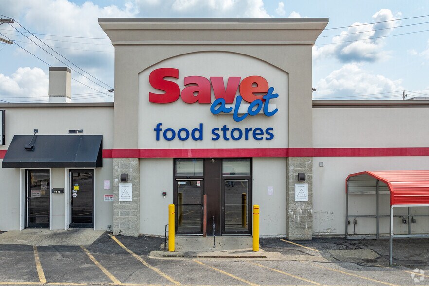 More Photos Of 4790-4802 Turney Rd, Garfield Heights Freestanding For Lease