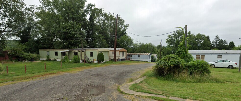 More Photos Of 134 Eugenes Loop, Follansbee Manufactured Housing Mobile Home Park For Sale