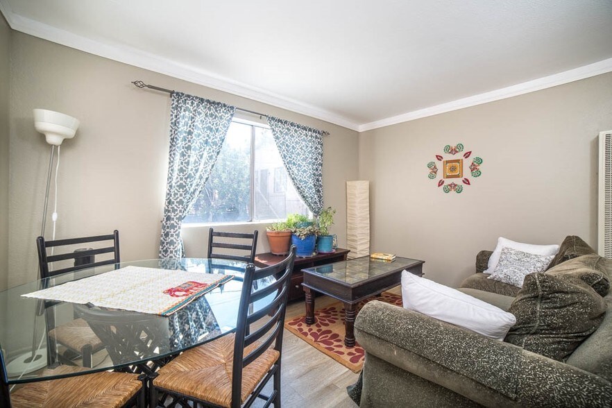 More Photos Of 140 S Westmoreland Ave, Los Angeles Apartments For Sale