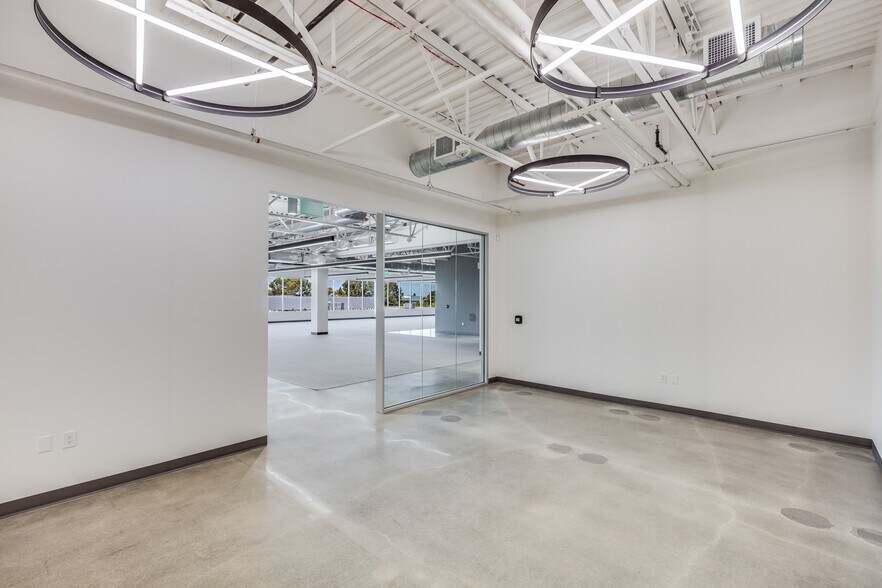 More Photos Of 2953 Bunker Hill Ln, Santa Clara Loft Creative Space For Lease