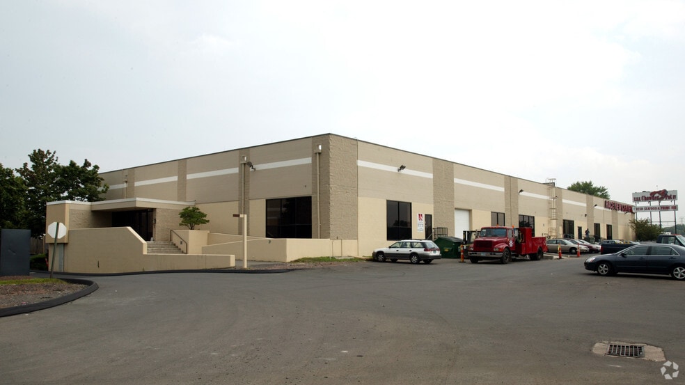 Primary Photo Of 75 Brainard Rd, Hartford Showroom For Lease