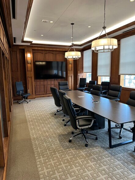 More Photos Of 16740 Birkdale Commons Pky, Huntersville Office Residential For Lease