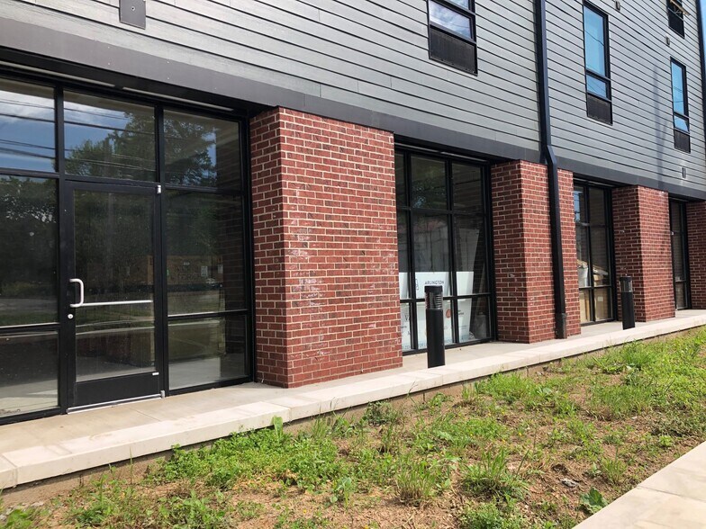 More Photos Of 1001-1021 N Limestone St, Lexington Apartments For Lease