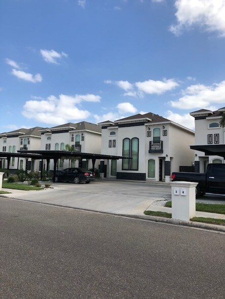 More Photos Of 1405 W Kiwi Ave, Pharr Apartments For Sale