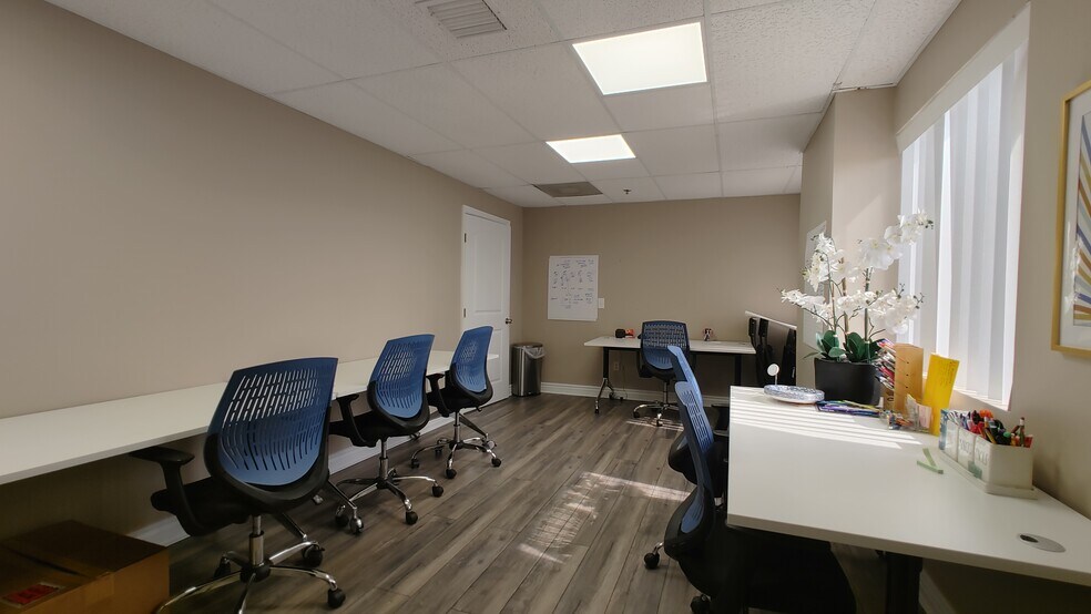 More Photos Of 2405-2425 N University Dr, Coral Springs Loft Creative Space For Lease