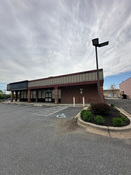 More Photos Of 5049-5057 Garrett Ave, Beltsville Freestanding For Lease