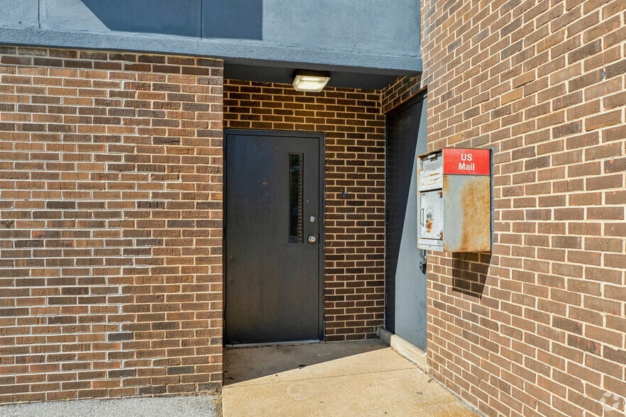 More Photos Of 2207 Saint James Church Rd, Wilmington Auto Repair For Lease