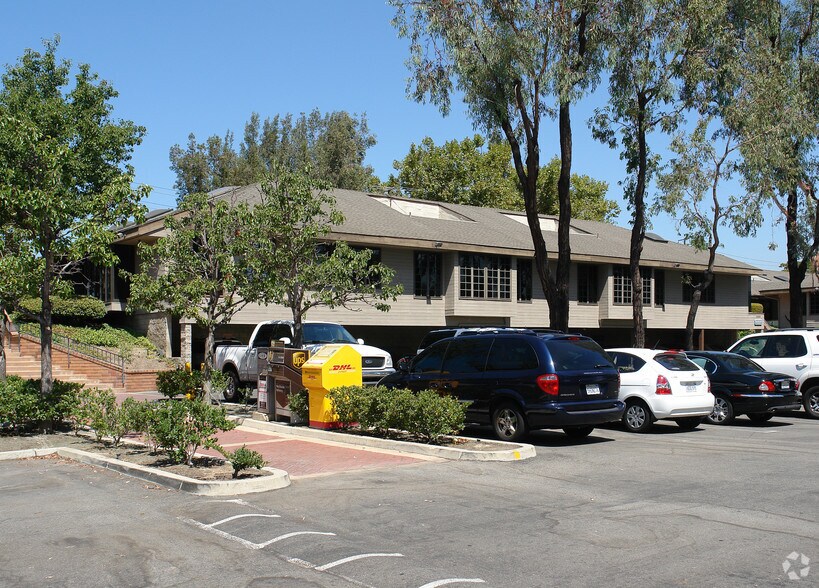 More Photos Of 22952-22958 El Toro Rd, Lake Forest Office For Sale