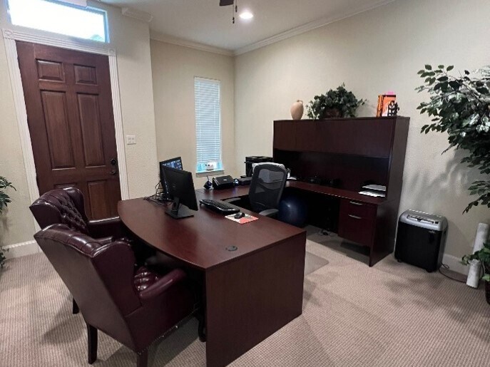 More Photos Of 11623 Spring Cypress Rd, Tomball Office For Sale