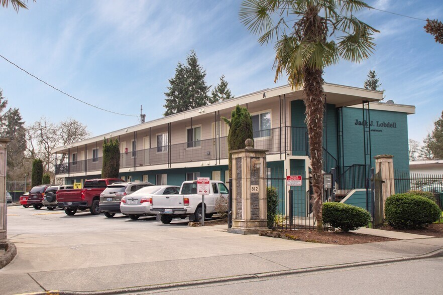Primary Photo Of 812 10th St NE, Auburn Apartments For Sale