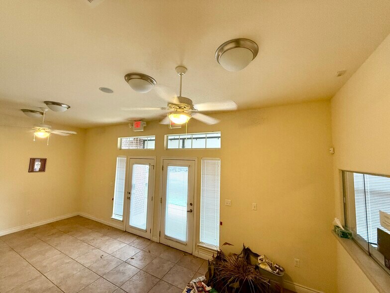 More Photos Of 201 S Lakeline Blvd, Cedar Park Medical For Sale