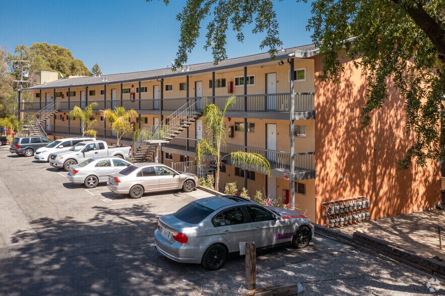 More Photos Of 195 Los Robles Rd, Novato Apartments For Sale