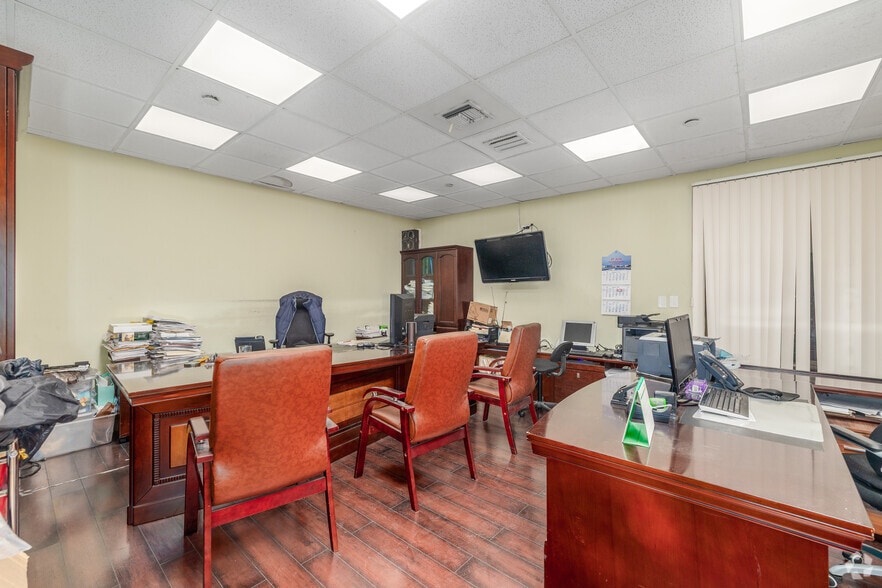 More Photos Of 4801 Staunton Ave, Los Angeles Industrial For Sale