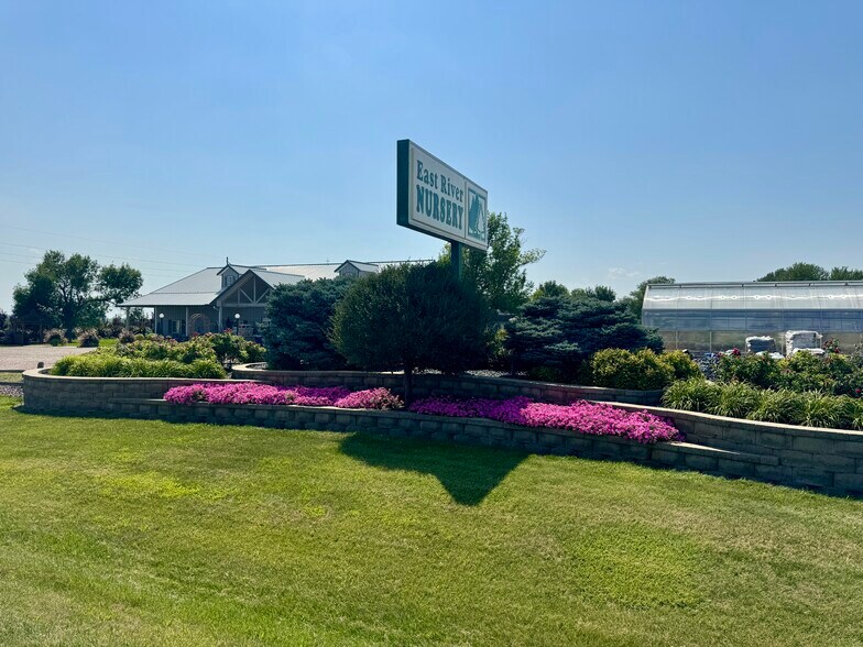 More Photos Of 5659 Dakota Ave S, Huron Garden Center For Sale