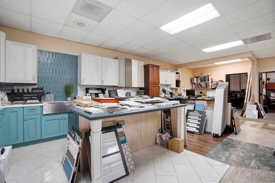 More Photos Of 1301 Foothill Blvd, Azusa Warehouse For Lease