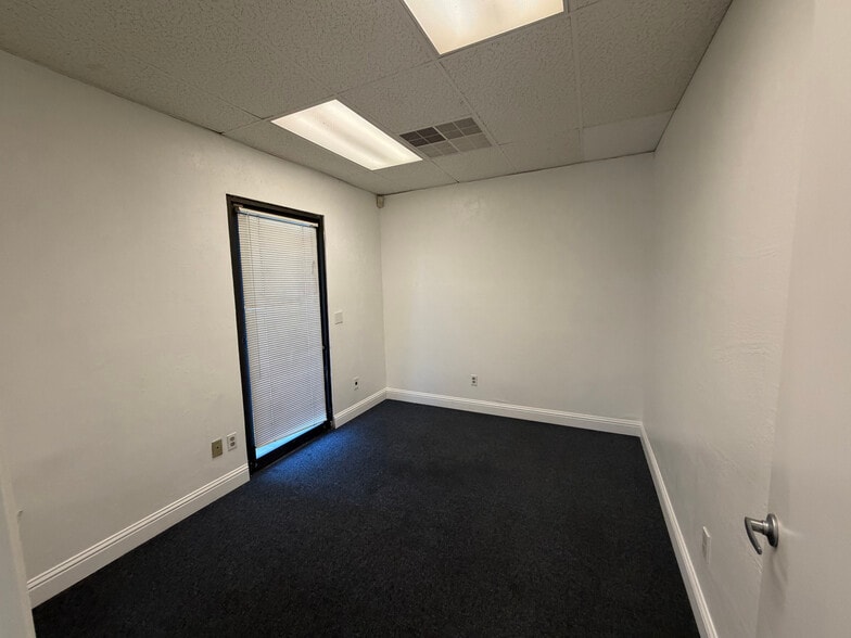 More Photos Of 4617 Quail Lakes Dr, Stockton Office For Lease