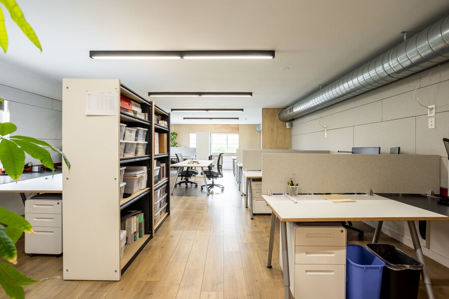 More Photos Of 12421 Venice Blvd, Los Angeles Loft Creative Space For Lease