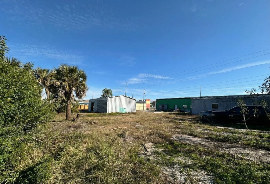 More Photos Of 13243 US Hwy 19, Hudson Auto Repair For Sale