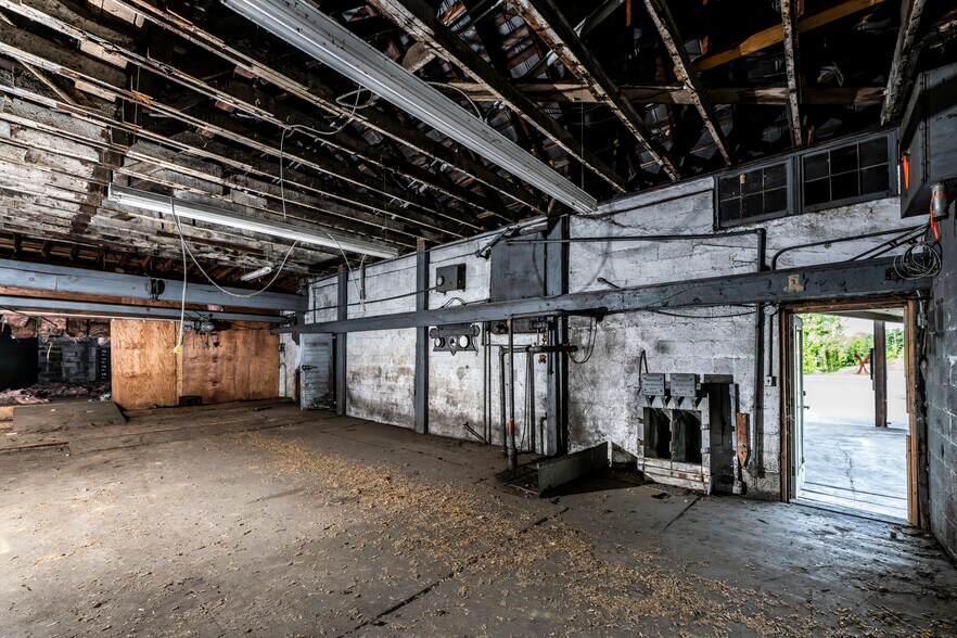 More Photos Of 1833-1837 Netherland Inn Rd, Kingsport General Retail For Lease