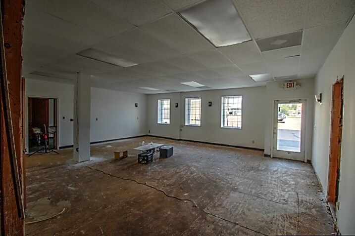 More Photos Of 1515 S A St, Elwood Light Distribution For Sale