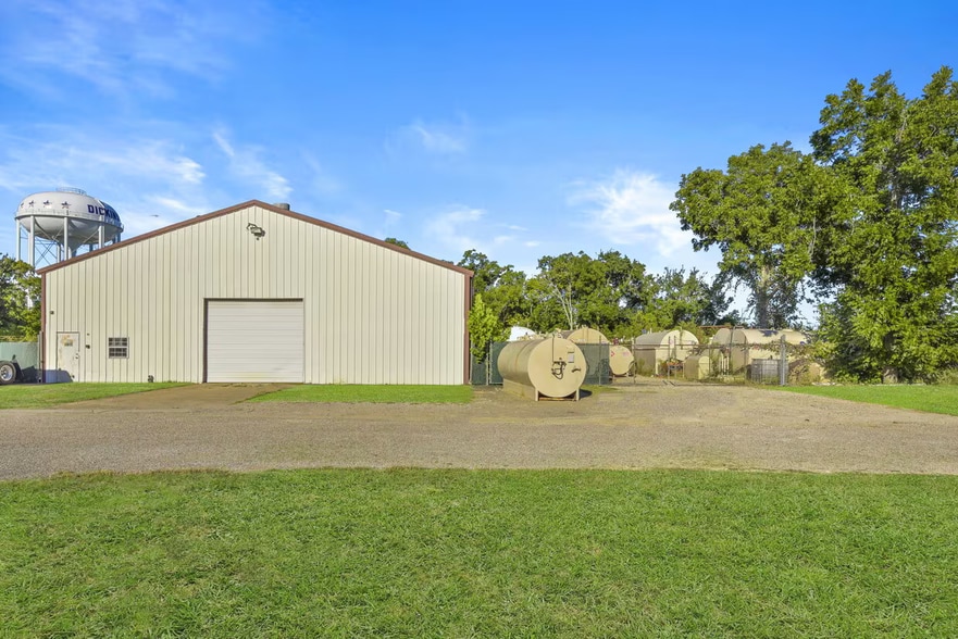 Primary Photo Of 3817 Venzi St, Dickinson Warehouse For Sale