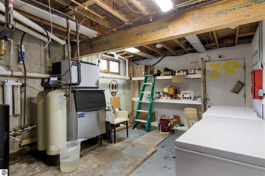 More Photos Of 104 W Main St, Lake Leelanau Restaurant For Sale