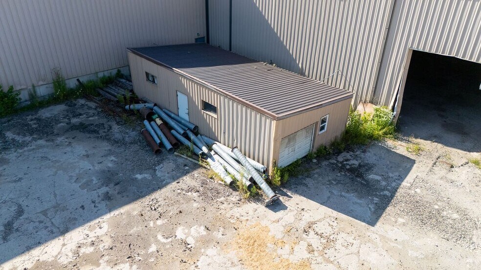 More Photos Of 398 Main St, Roulette Warehouse For Sale