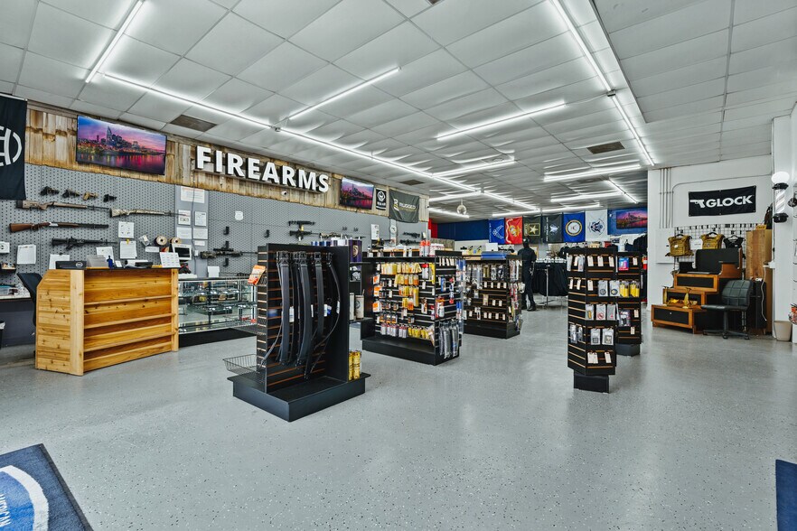 More Photos Of 701 S Frio St, San Antonio Warehouse For Lease