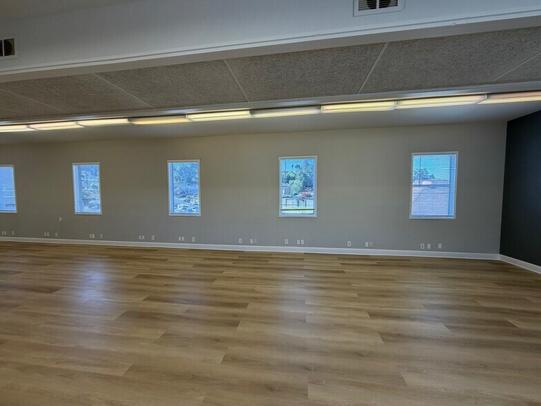More Photos Of 435 Valley View Rd, El Sobrante Office For Lease