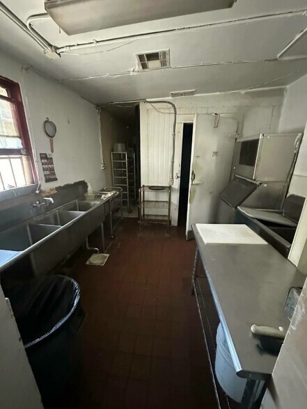 More Photos Of 11218 Garvey Ave, El Monte General Retail For Sale