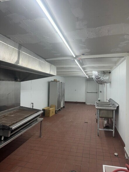 More Photos Of 711 Freeport St, Houston General Retail For Sale