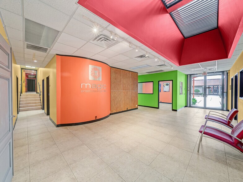 More Photos Of 2424 Lacy Ln, Carrollton Showroom For Sale