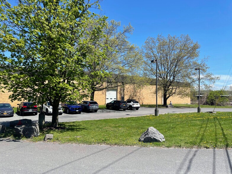 More Photos Of 21 Elm St, Watervliet Manufacturing For Sale