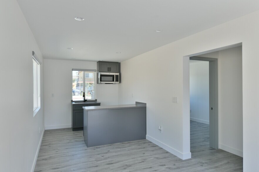 More Photos Of 6221 Corona Ave, Bell Apartments For Sale