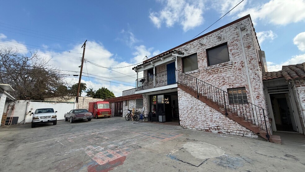 More Photos Of 4851-4853 W Jefferson Blvd, Los Angeles Loft Creative Space For Sale
