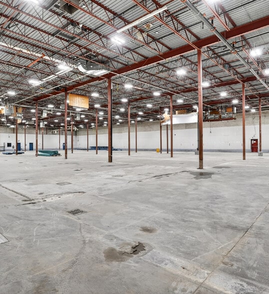 More Photos Of 1020 Boul Michèle-Bohec, Blainville Food Processing For Lease
