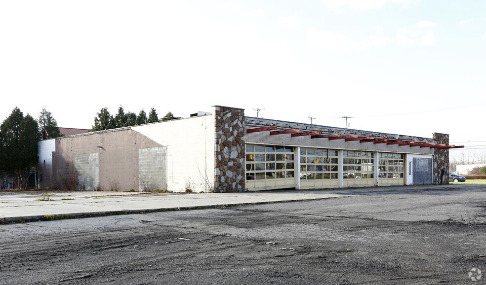 More Photos Of 19971 Northline Rd, Southgate Freestanding For Lease