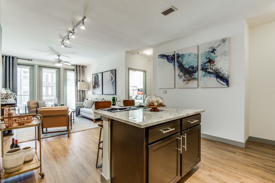 More Photos Of 403 E Koenig Ln, Austin Apartments For Lease