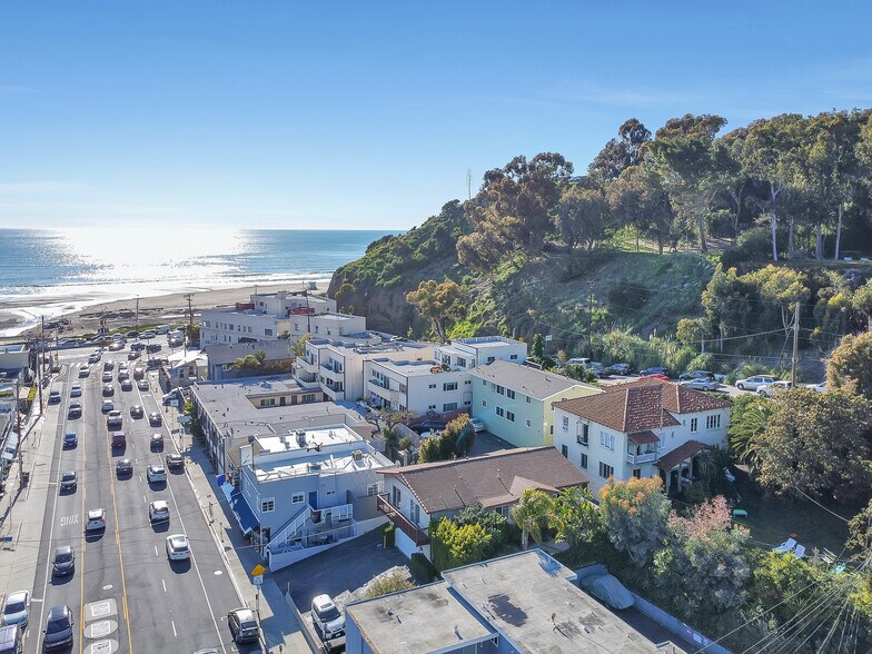 More Photos Of 153-157 W Channel Rd, Santa Monica Apartments For Sale