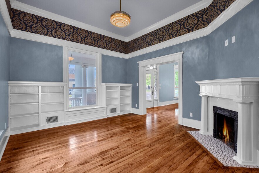 More Photos Of 511 S Travis St, Sherman Office For Sale