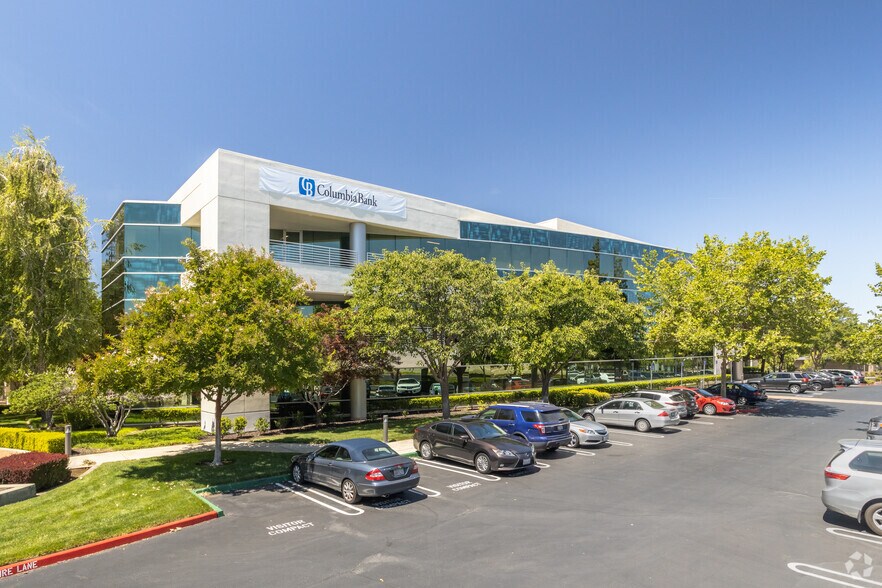 More Photos Of 1552 Eureka Rd, Roseville Unknown For Lease