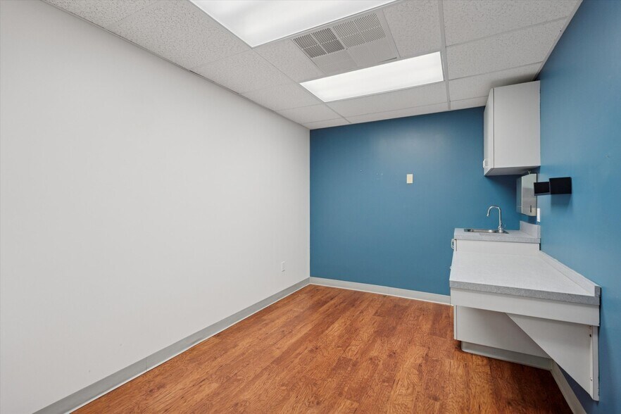 More Photos Of 101 Progress Dr, Doylestown Medical For Lease