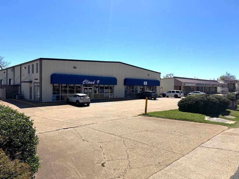 More Photos Of 2058-2060 E Texas St, Bossier City Freestanding For Lease