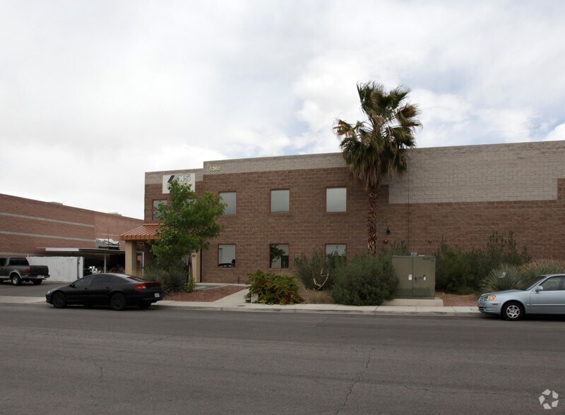 More Photos Of 5360 Procyon St, Las Vegas Warehouse For Lease