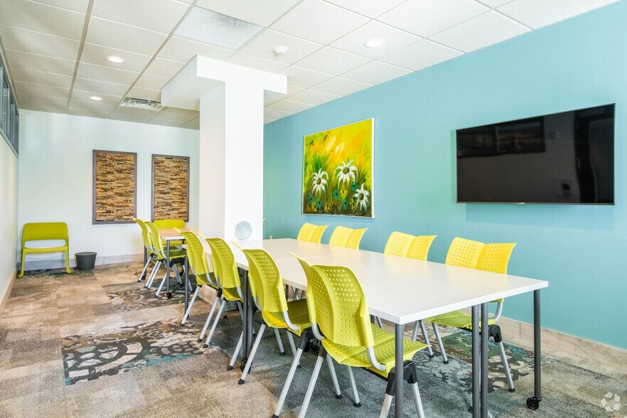 More Photos Of 320 W Broadway, Monona Apartments For Lease