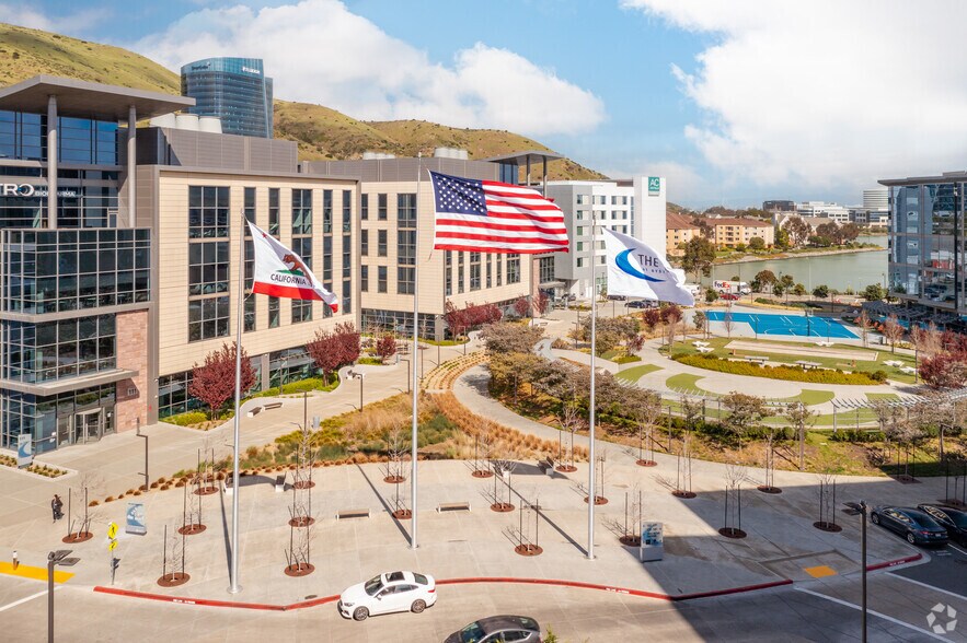 More Photos Of 151 Oyster Point Blvd, South San Francisco Research And Development For Lease
