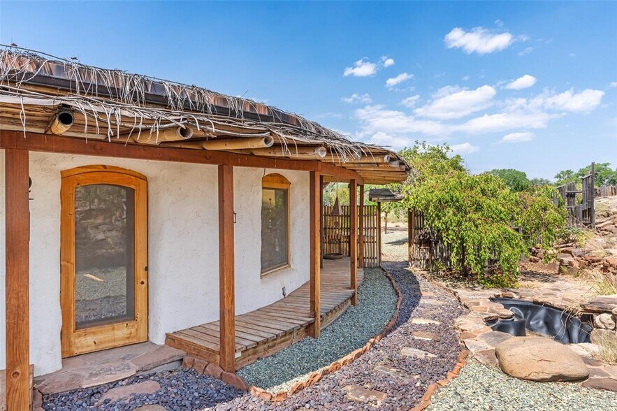 More Photos Of 18 Destierro Trail, Santa Fe Lodge Meeting Hall For Sale
