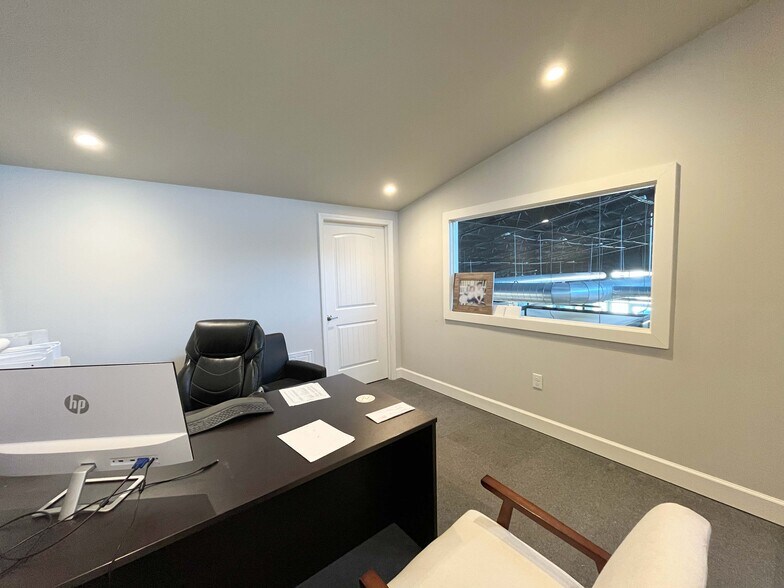 More Photos Of 4601 Messer Airport Hwy, Birmingham Warehouse For Lease